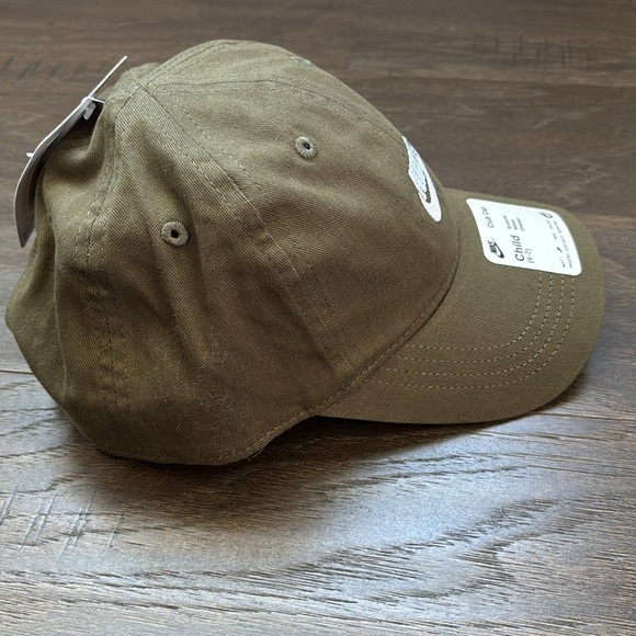 Nike Club Cap,baseball,velcro back, 6 vent panel,embroidered Swoosh/Nike Logo - Picture 5 of 10